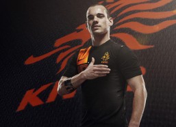 海星体育官网|官方确认，尤文图斯新星图里基亚转会意乙维尔图斯恩泰拉，开启职业生涯新篇章