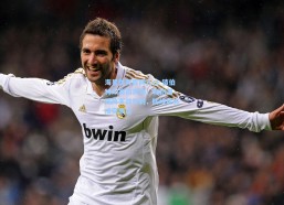 海星体育官网入口-猹伯特AI赛前洞察，利物浦残阵客战热刺，防线危机成突破口