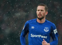 海星体育官网入口_哈登再书传奇篇章，生涯109次30分加10助攻，独占历史次席