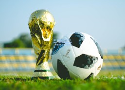 海星体育直播-申花亚冠再败广岛三箭遭遇三连败，中超三队持续垫底显困境