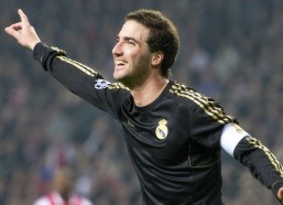 海星tv官网-10次首发助队登顶半程！黄潜U16小将刘凯源，初来时的恐惧化作了球场动力