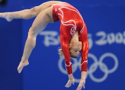 海星tv_觉醍之声回荡更衣室 兰德尔放言尼克斯将以锋芒证道